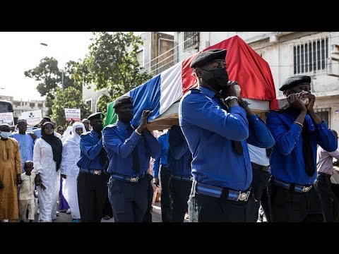 La Gambie rend le corps d'une victime emblématique de l'ère Jammeh, Africa News - Vidéo La Gambie rend le corps dune victime emblematique de lere