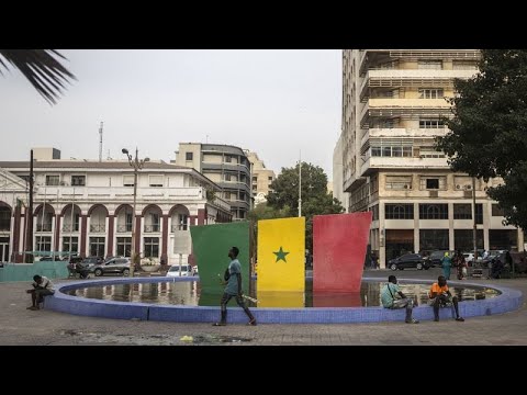 Les Sénégalais élisent leur président dimanche, Africa News - Vidéo Les Senegalais elisent leur president dimanche Africa News Video