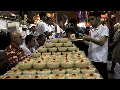 Ramadan : en rupture du jeûne, les sucreries ont la cote, Africa News - Vidéo Ramadan en rupture du jeune les sucreries ont la