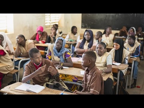 Au Sénégal, des sourds et malentendants inclus dans des classes mixtes, Africa News - Vidéo Au Senegal des sourds et malentendants inclus dans des classes