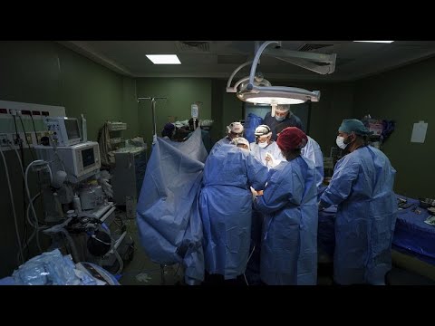 Gaza : des médecins étrangers découvrent un système de santé exsangue, Africa News - Vidéo Gaza des medecins etrangers decouvrent un systeme de sante