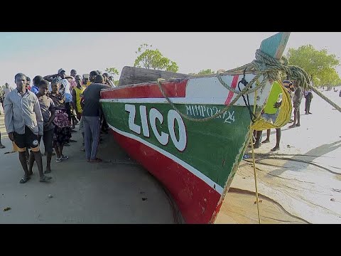 Mozambique : le bilan du naufrage du ferry grimpe à au moins 98 morts, Africa News - Vidéo Mozambique le bilan du naufrage du ferry grimpe a
