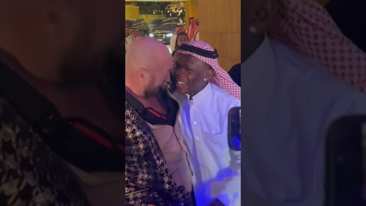 Tyson Fury pretends to headbutt Israel Adesanya 😭, Vidéo Tyson Fury pretends to headbutt Israel Adesanya Video